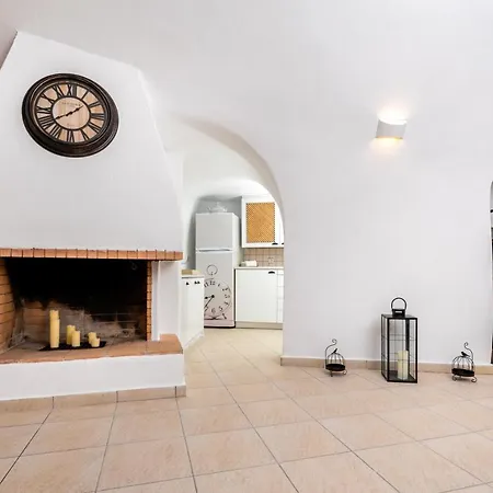 Iridanos Cave House בית נופש *