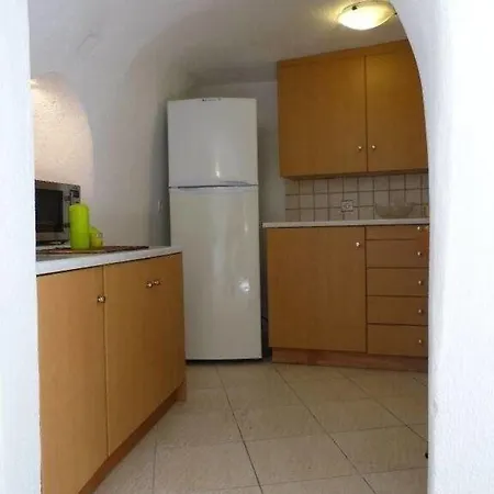 Iridanos Cave House בית נופש מגלוחורי