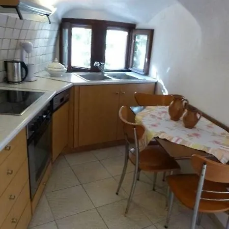 Iridanos Cave House בית נופש *