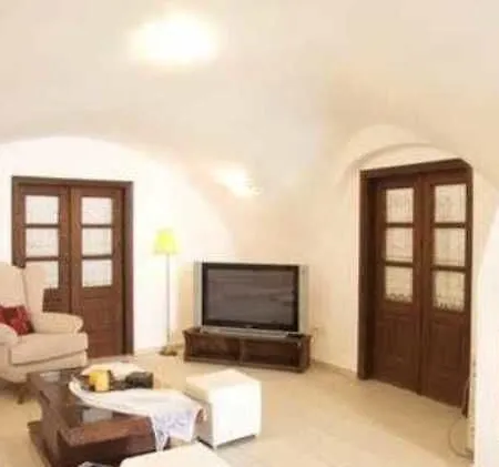 Iridanos Cave House בית נופש *