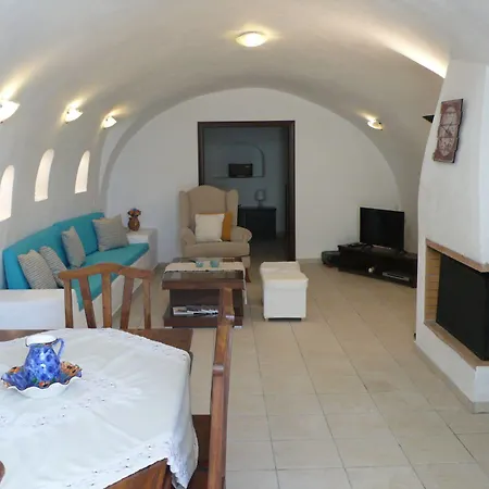 בית נופש Iridanos Cave House מגלוחורי